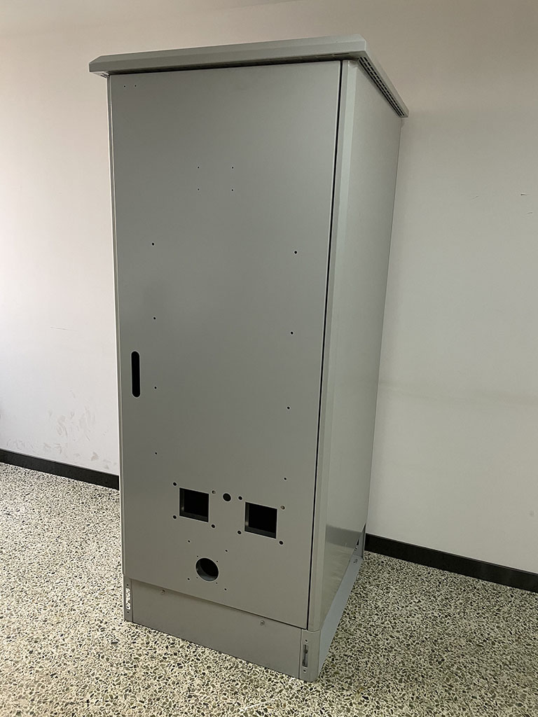 Communication cabinet